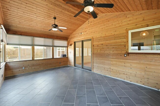 Building Photo - 8507 Spearman Dr
