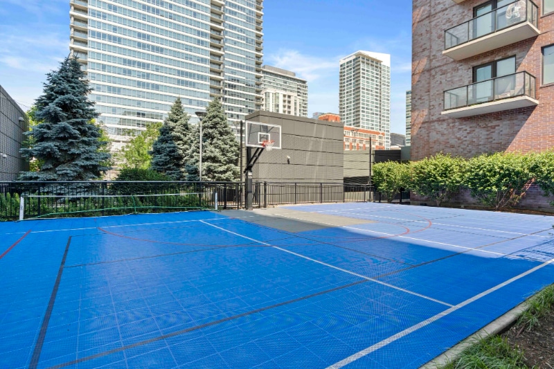 Building Photo - 880 S Clark St