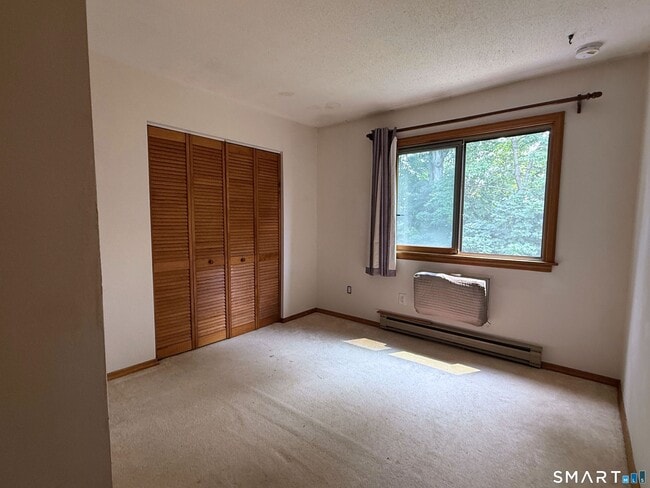 Building Photo - 8 D Pineview Dr