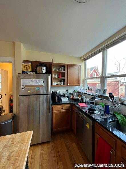 Building Photo - 332 Beacon St