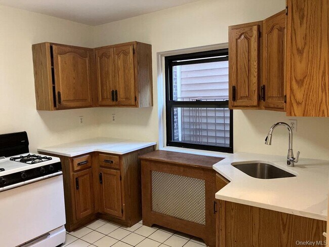 Building Photo - 240 Halstead Ave