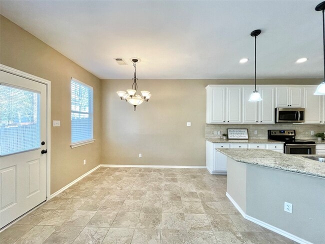 Building Photo - 19 Blue Creek Pl