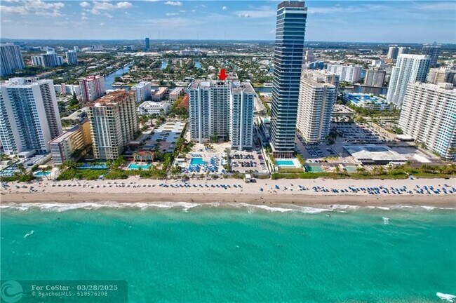 Building Photo - 2030 S Ocean Dr