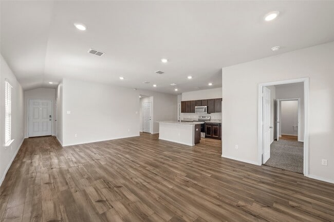 Building Photo - 6941 Guadalupe Rd