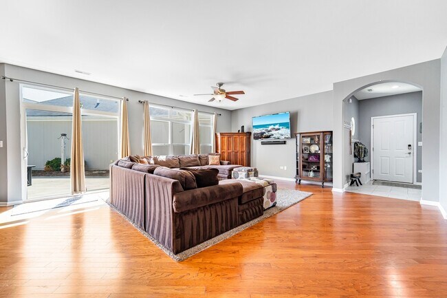 Building Photo - 16519 S Fox Run Cir
