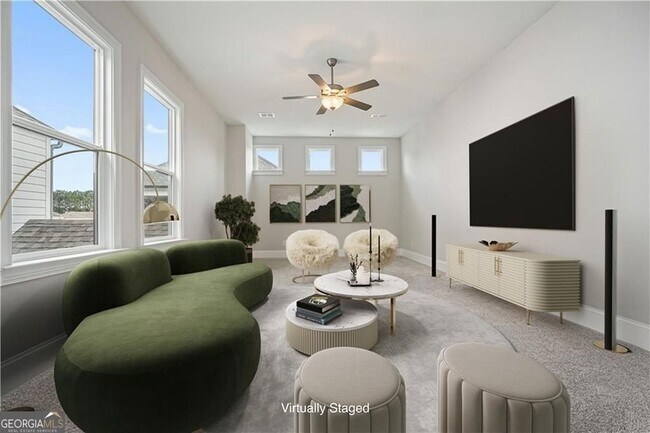 Building Photo - 123 Village Green Ave