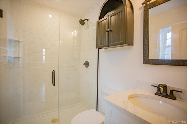 Building Photo - 451 E Pine St