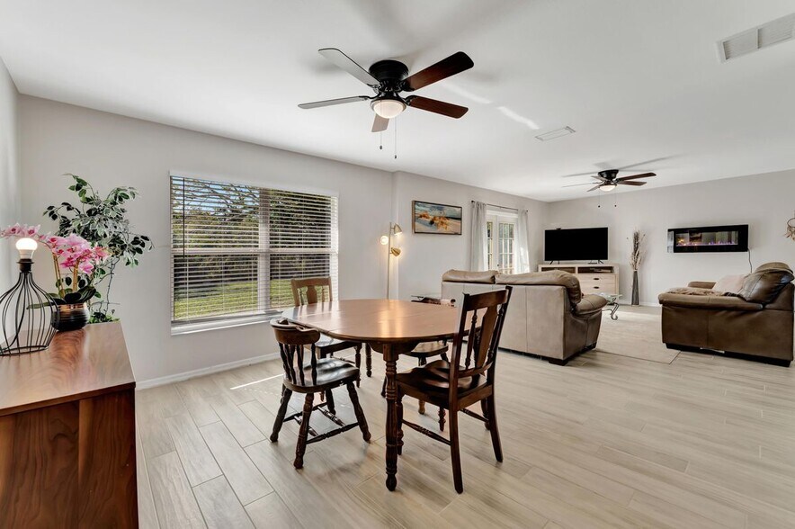 Building Photo - 2916 Woodcrest Dr