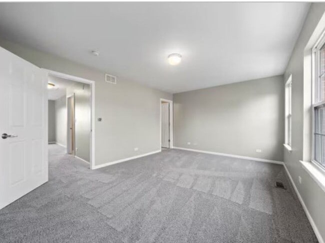 Building Photo - 512 Lincoln Station Dr