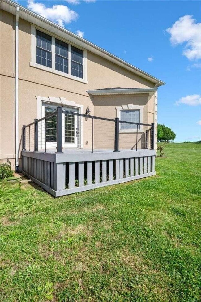 Building Photo - 200 Crooked Creek Dr