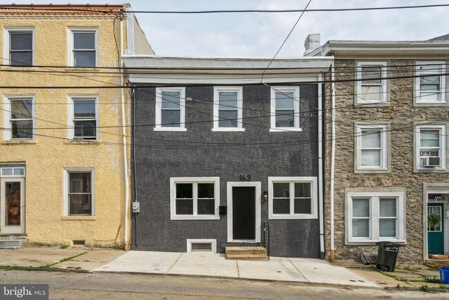 Building Photo - 163 East St