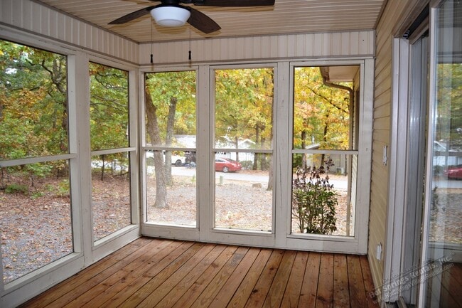 Building Photo - West Garea Area | Home | Unfurnished