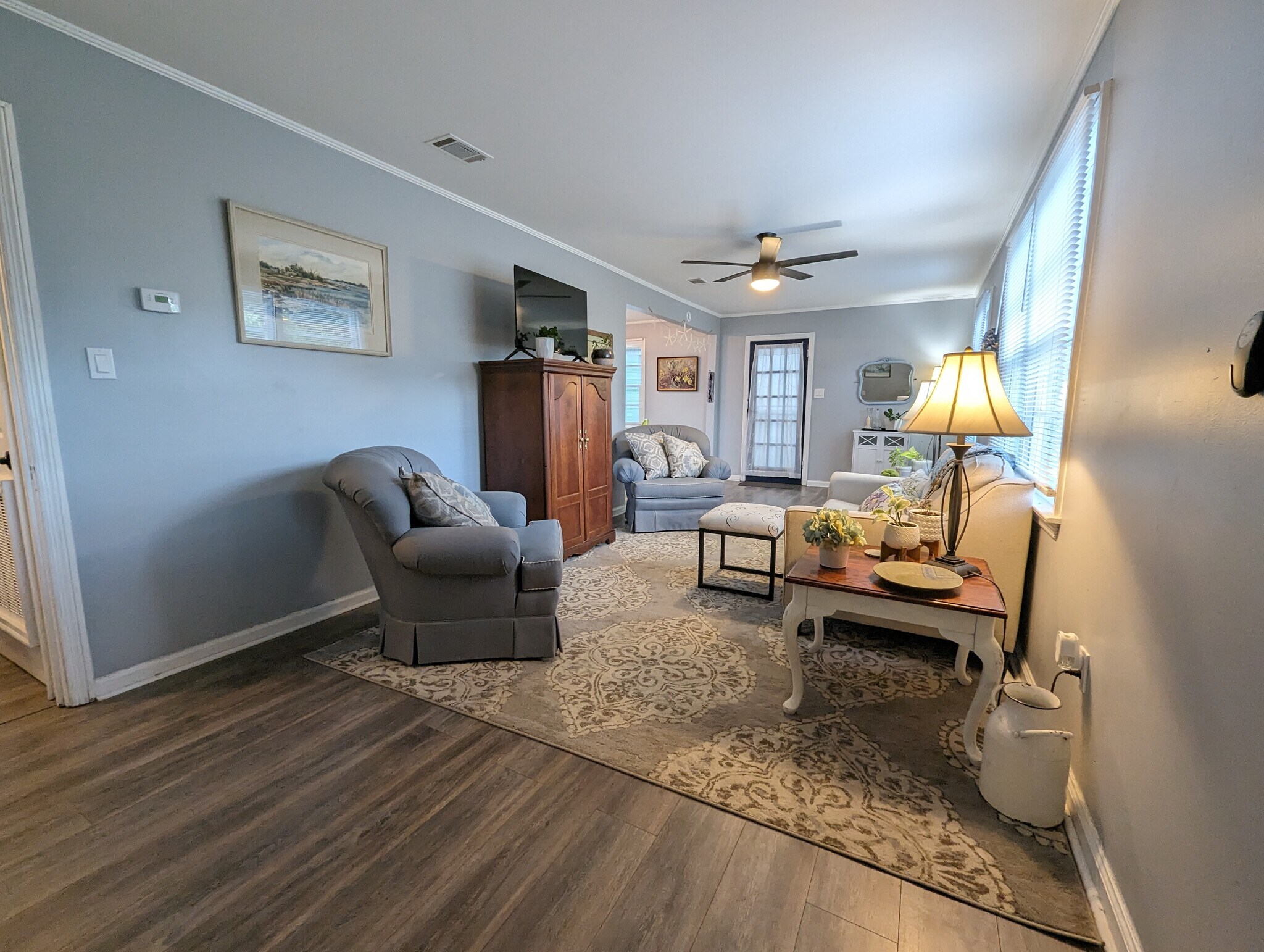 Open floor plan with smart TV and comfy furniture! - 4107 Crane St