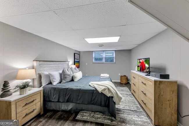 Building Photo - 3715 Clearwater Dr