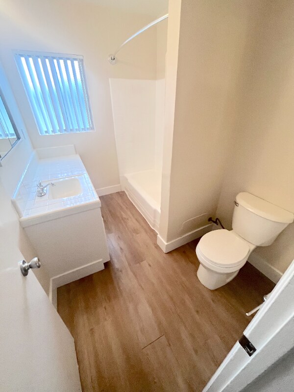 Building Photo - 638 Silverwood Ave