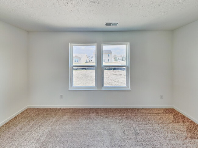 Building Photo - 2056 White Oak Ln