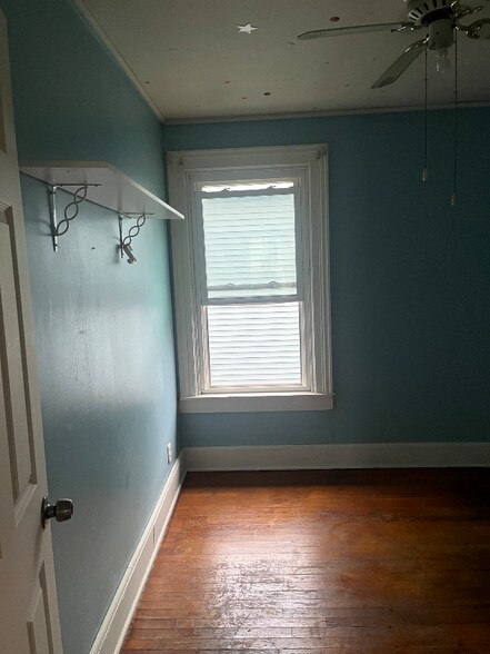 Building Photo - 17 Fonda Ave