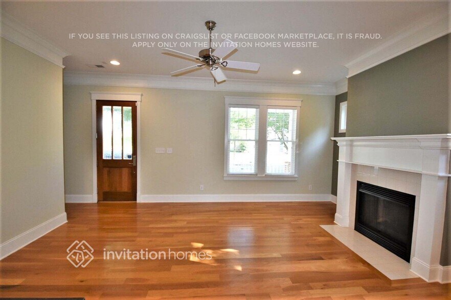Building Photo - 506 Camellia St