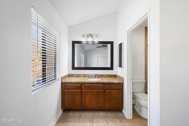 Building Photo - 26001 Alizia Canyon Dr