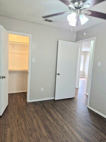 Building Photo - 216 Pine Meadow Dr