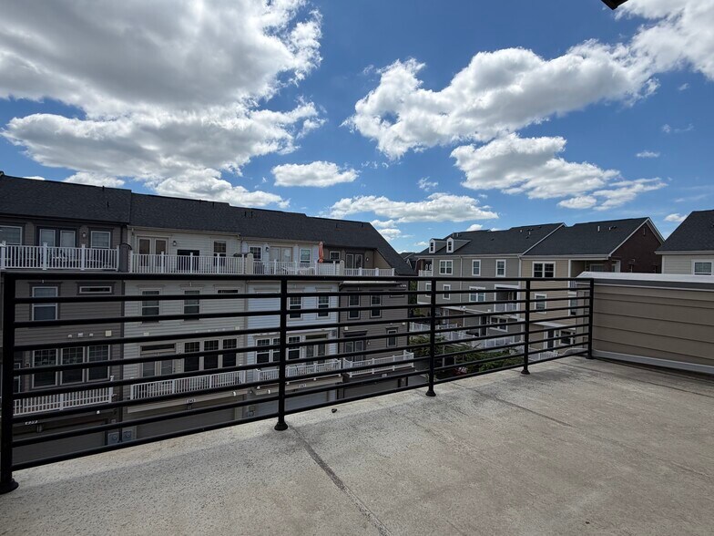 Building Photo - 240 Kepler Dr