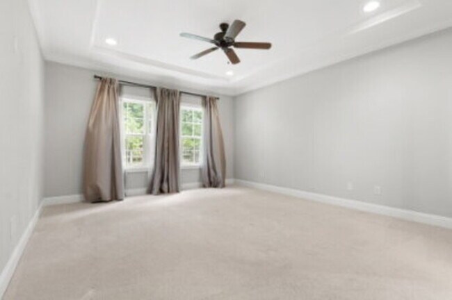 Building Photo - 585 Herons Brook Dr