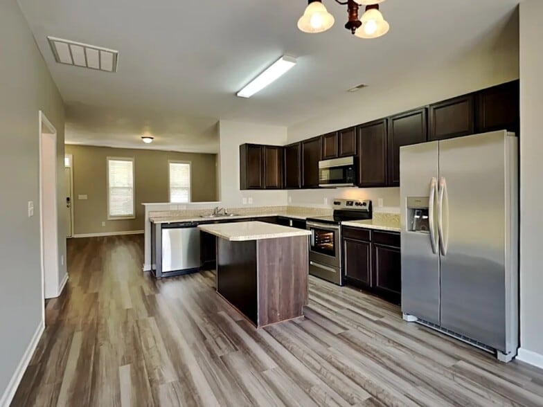 Building Photo - 229 Haywood Ln