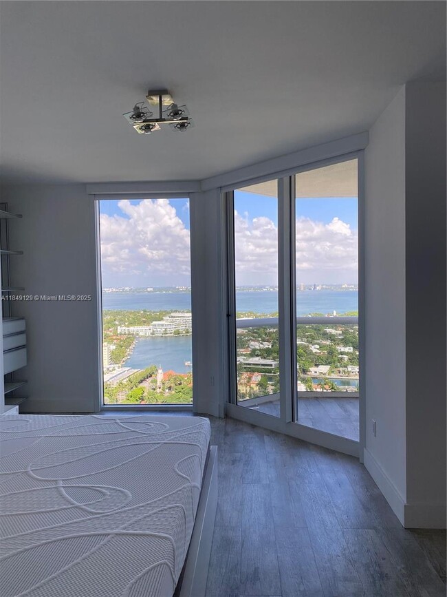 Building Photo - 4779 Collins Ave