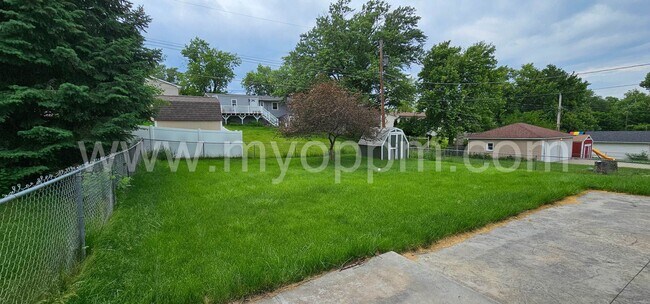 Building Photo - 4 bedroom house with new appliances | 132n...