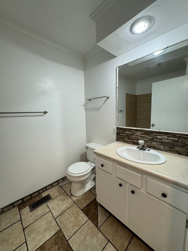 Building Photo - 1112 Mazatlan Cir