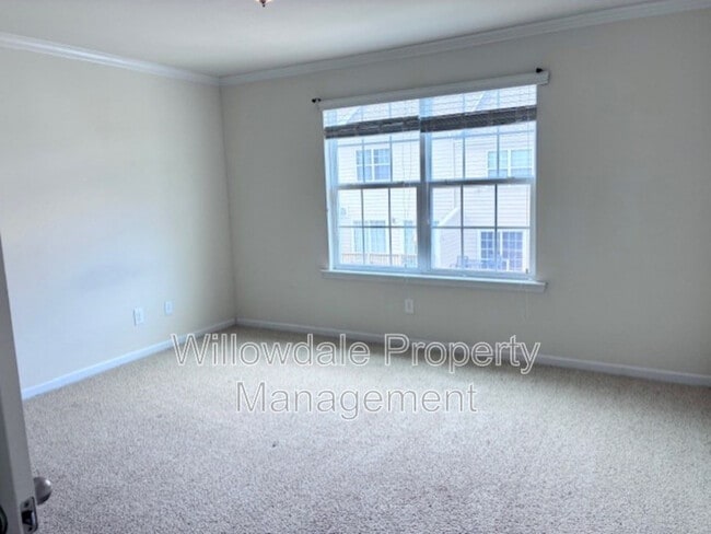 Building Photo - 6025 Kentworth Dr