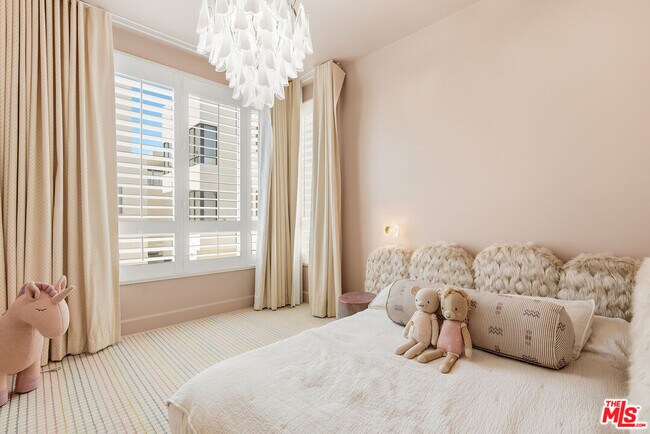 Building Photo - 5926 Firefly Pl