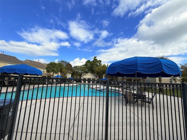 Building Photo - 13600 Breton Ridge St