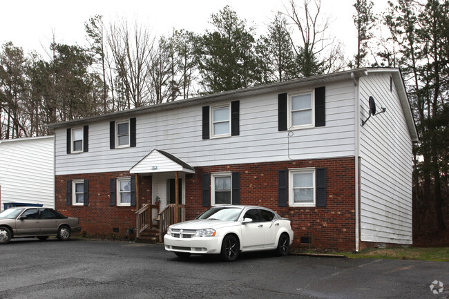 Building Photo - 1962 Lakeview Rd