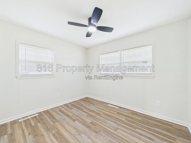 Building Photo - 5201 Alma St
