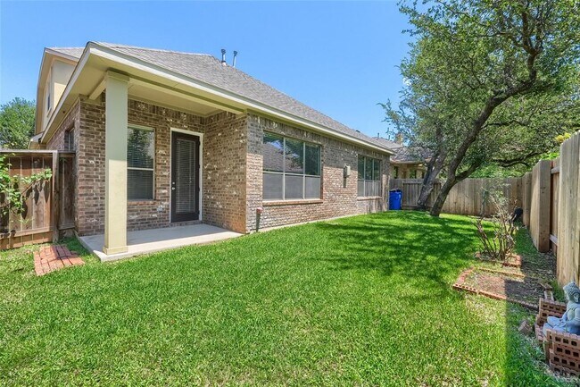 Building Photo - 4006 Gloucester Dr