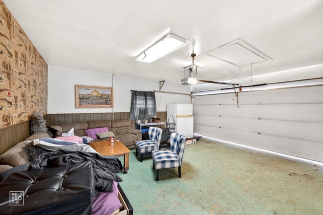 Building Photo - 7218 W 110th Pl