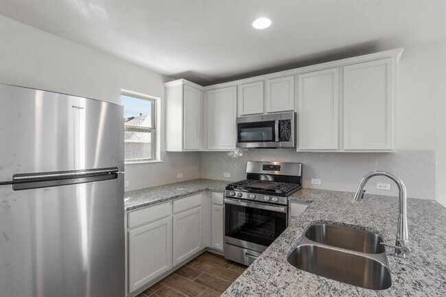 Building Photo - 1725 Lakota Ln