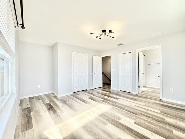 Building Photo - 7031 White Treetop Pl