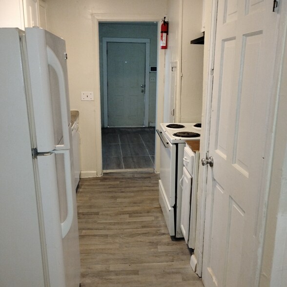 Building Photo - 415 Smith St