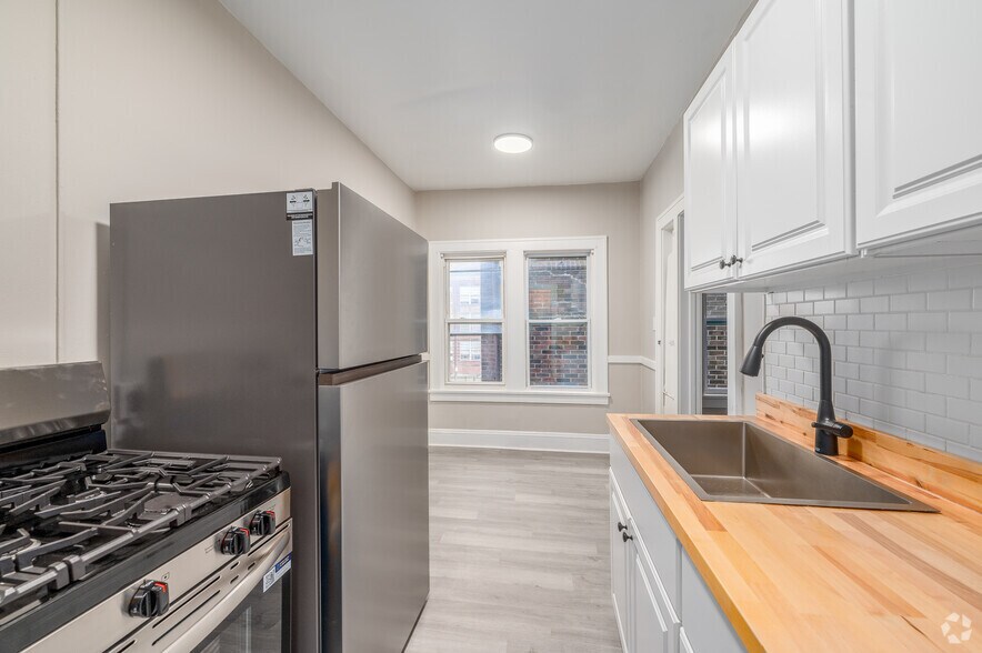 Studio, 1BA - 440SF - Kitchen - 3635 Bosworth Rd
