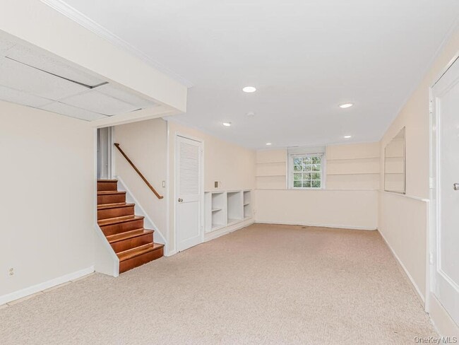 Building Photo - 42 Tower Hill Dr