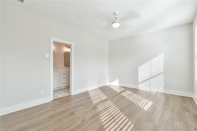 Building Photo - 235 Firefly Cir