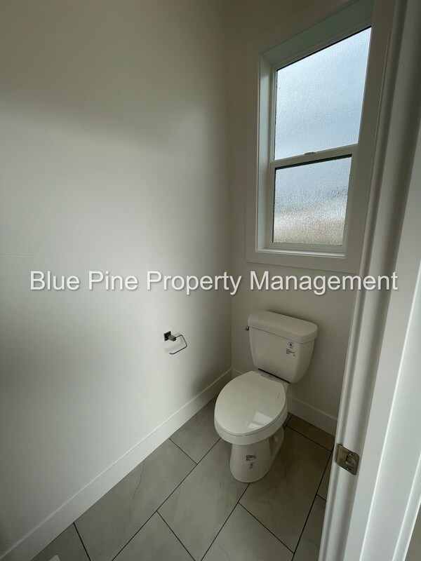 Building Photo - 6047 Cedarwood Ln