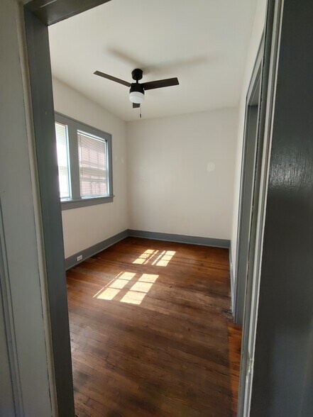 Building Photo - 1551 W Magnolia Ave