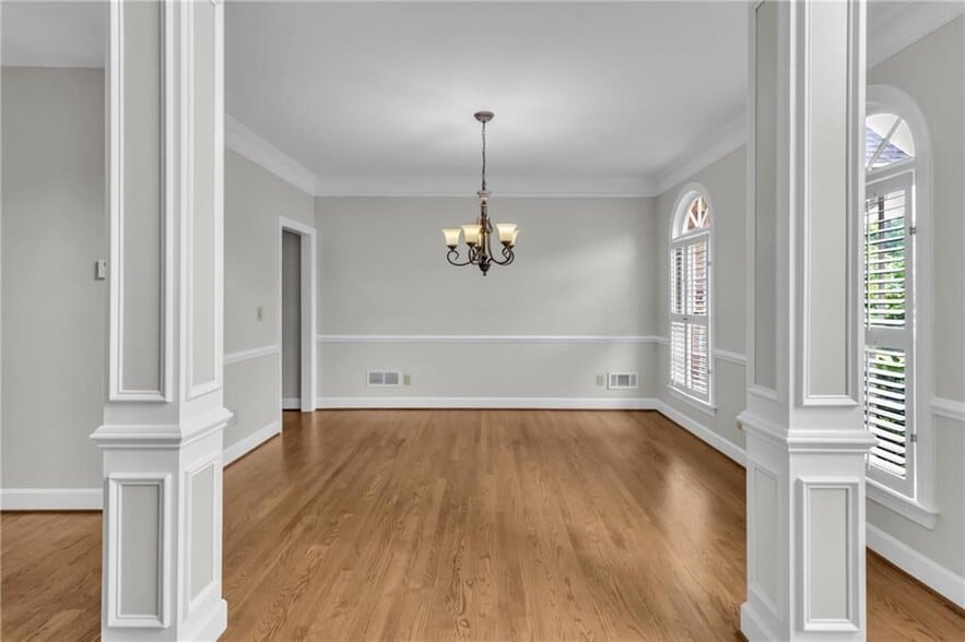 Building Photo - 1085 Castle Pointe Ln