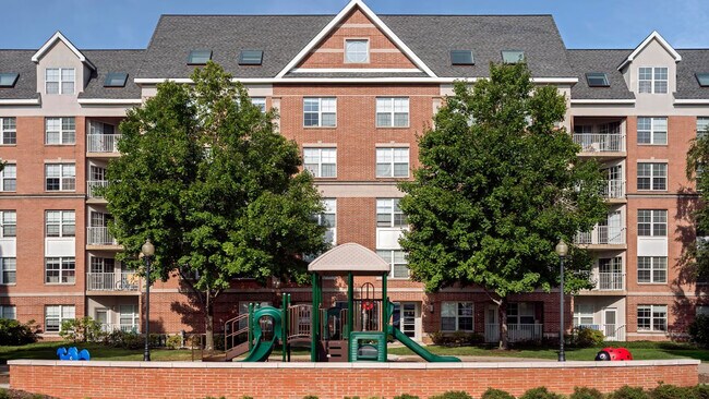 Building Photo - 444 Washington Blvd