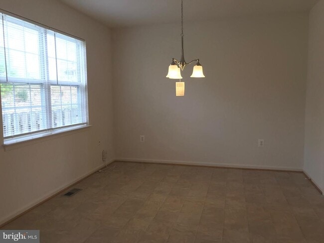 Building Photo - 411 Independence Dr