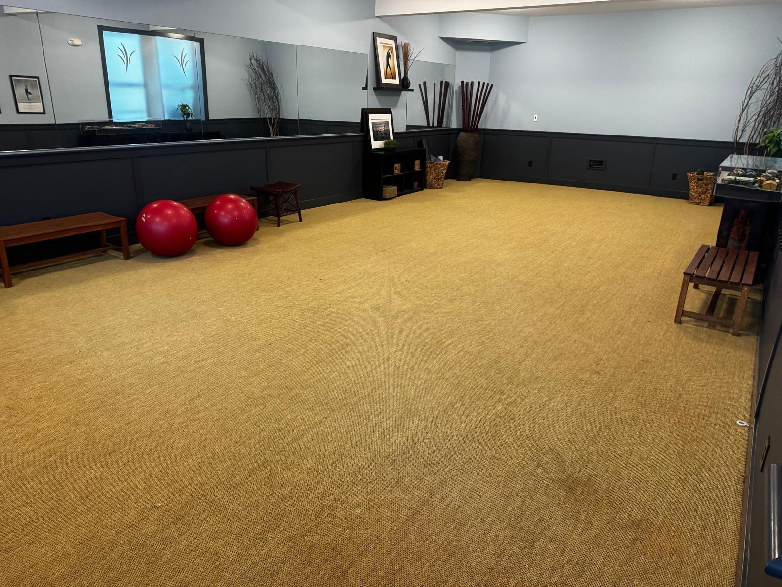 Building Photo - 300 N 130th St