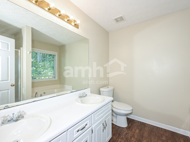 Building Photo - 154 Azalea Dr